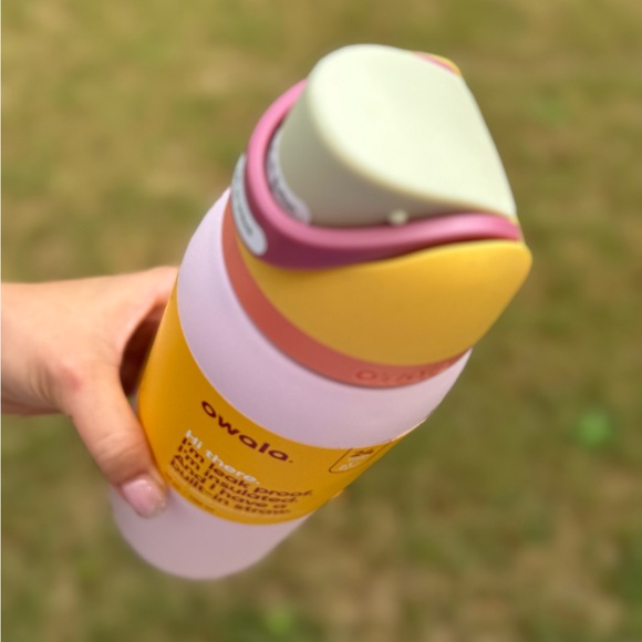 Owala FreeSip Stainless Steel Water Bottle / 40oz / Color:  Candy Store - Picture 2 of 4